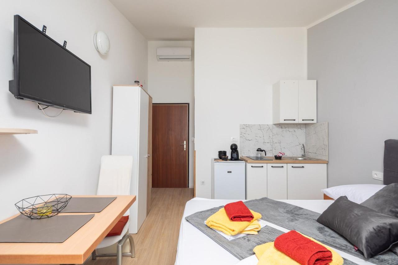 Beach Apartments Borovina Stanici Eksteriør bilde